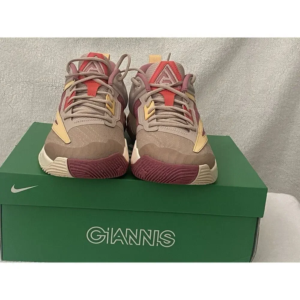 Nike Giannis Men’s Immortality 3 Shoes‎ Size 10 Fossil Stone Celestial Gold